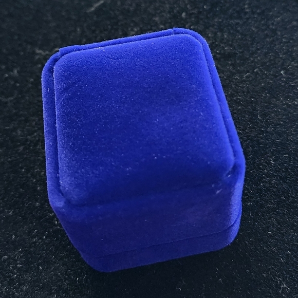 Rose Gold ring from Fragrant Jewels size 6 - Picture 8 of 9